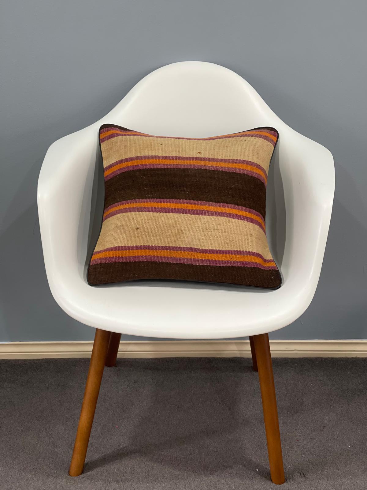Traditional Cushion Cover 40cm X 40cm AF#615