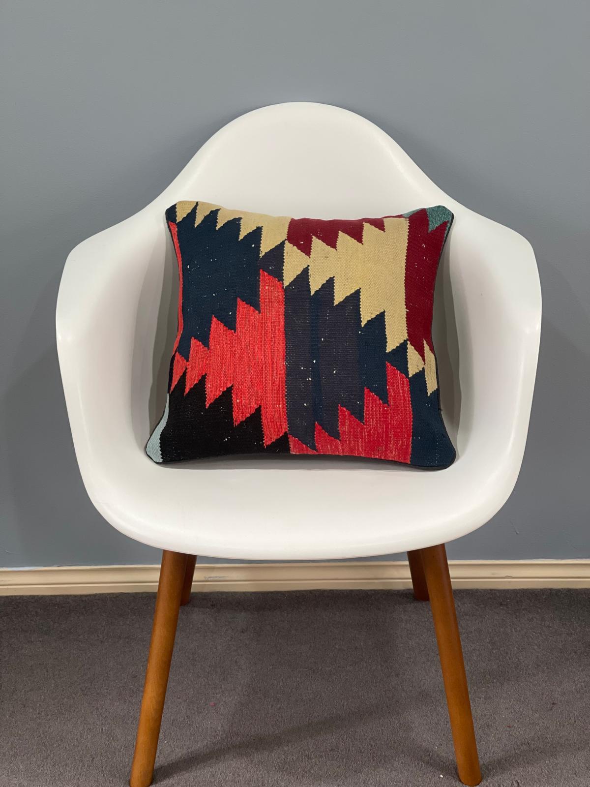 Traditional Cushion Cover 40cm X 40cm AF#617