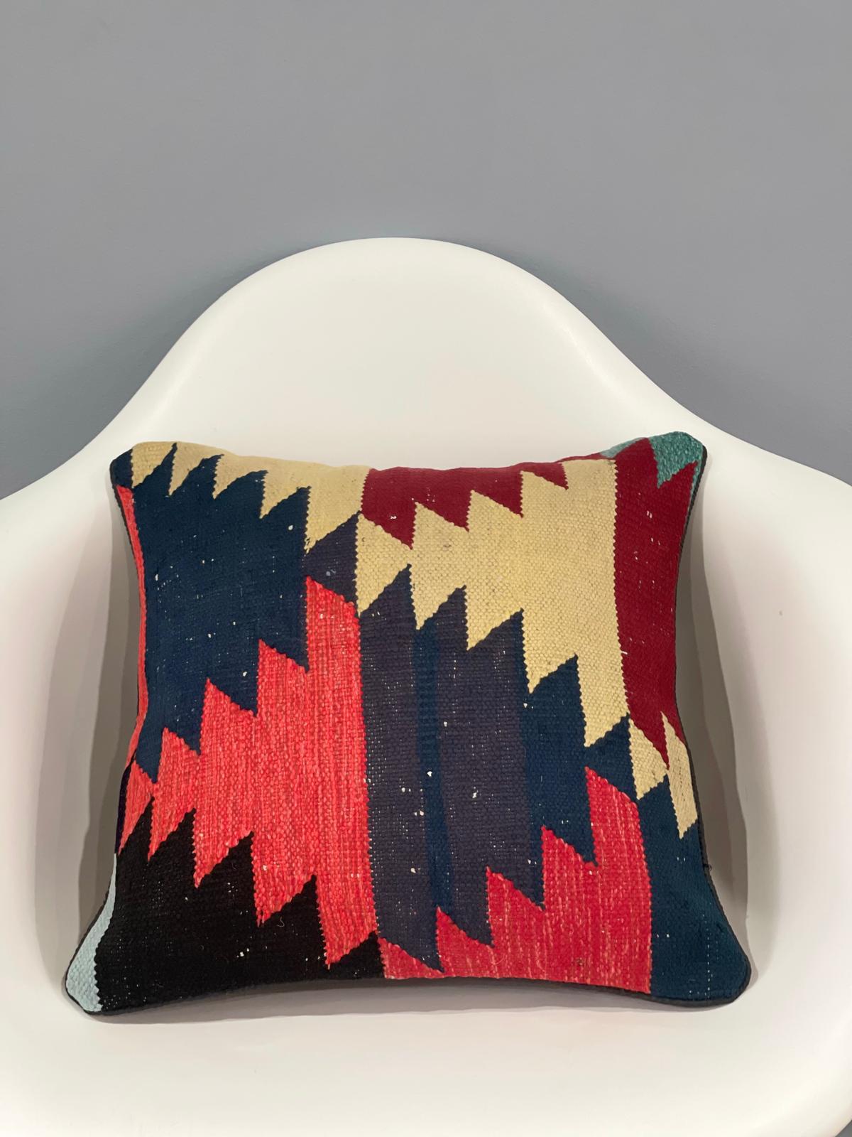 Traditional Cushion Cover 40cm X 40cm AF#617