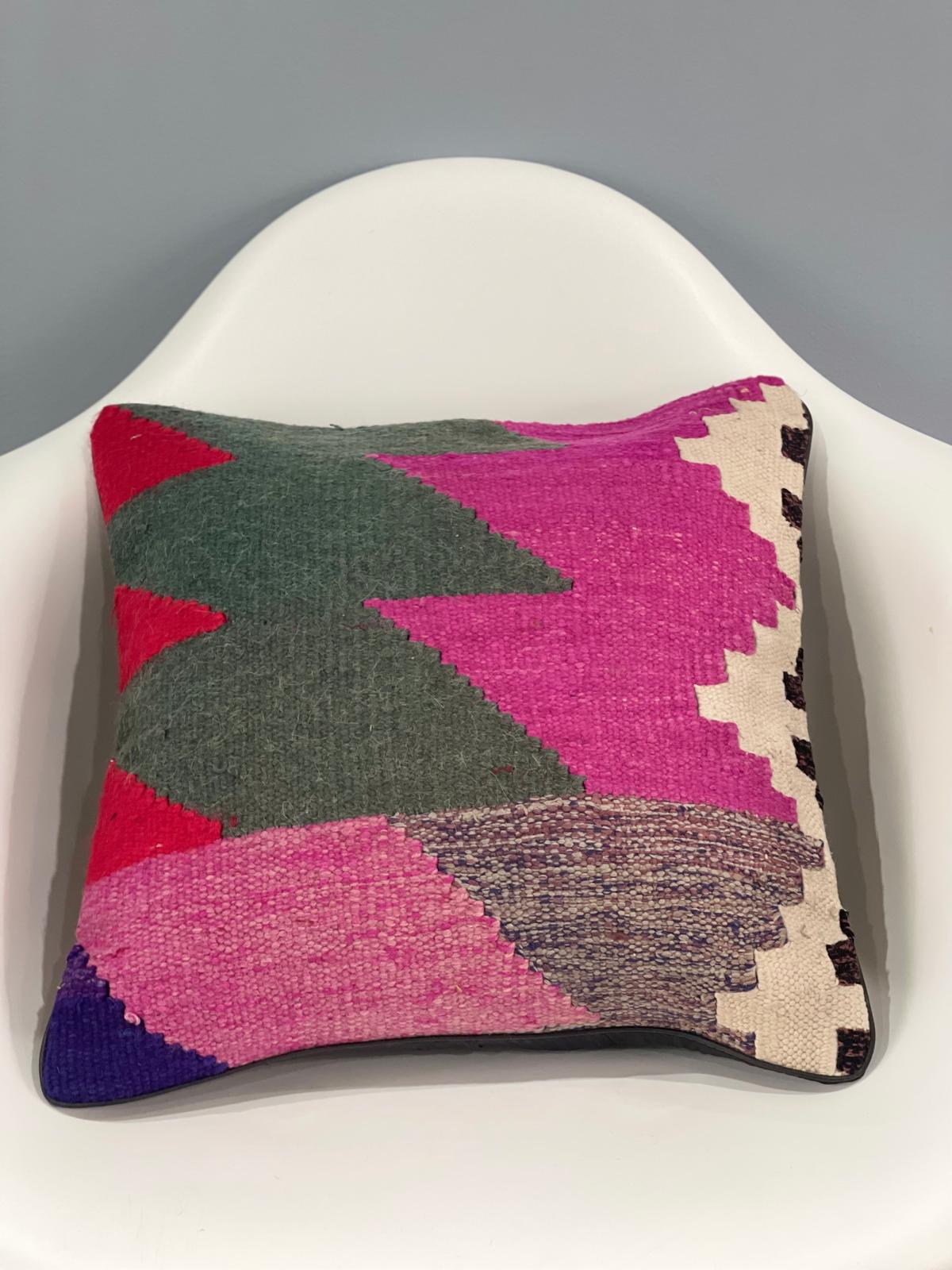 Traditional Cushion Cover 45cm X 45cm AF#619