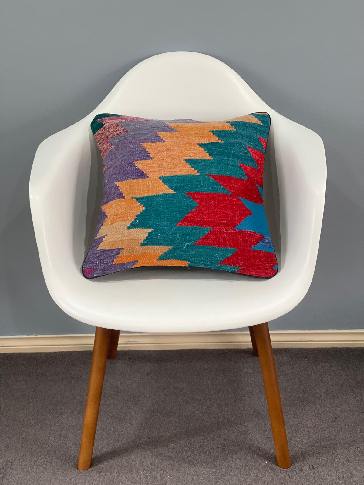 Traditional Cushion Cover 40cm X 40cm AF#620