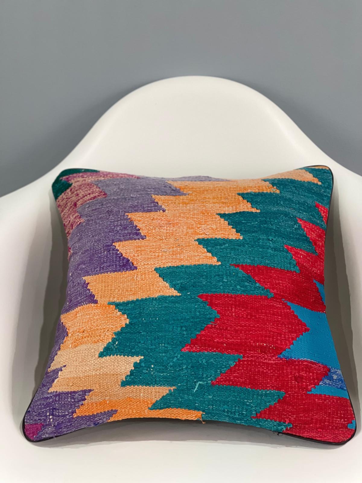 Traditional Cushion Cover 40cm X 40cm AF#620