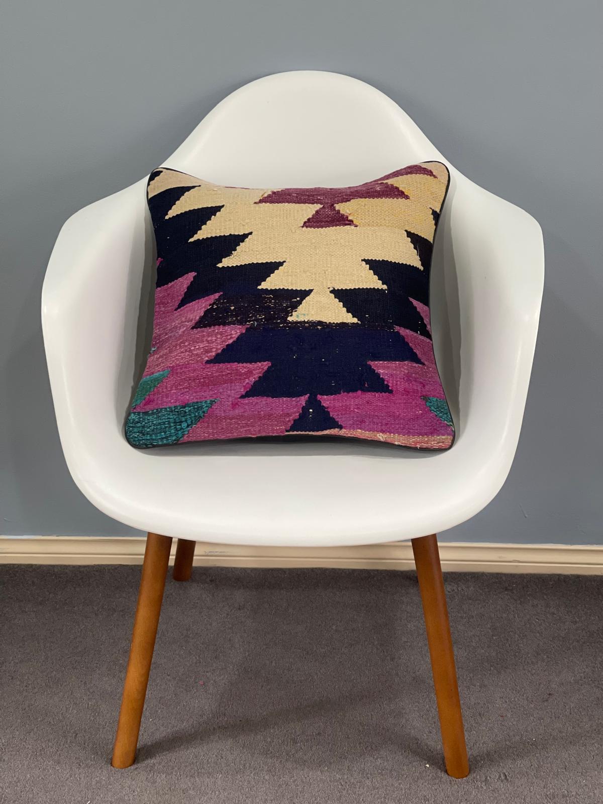 Traditional Cushion Cover 45cm X 45cm AF#622