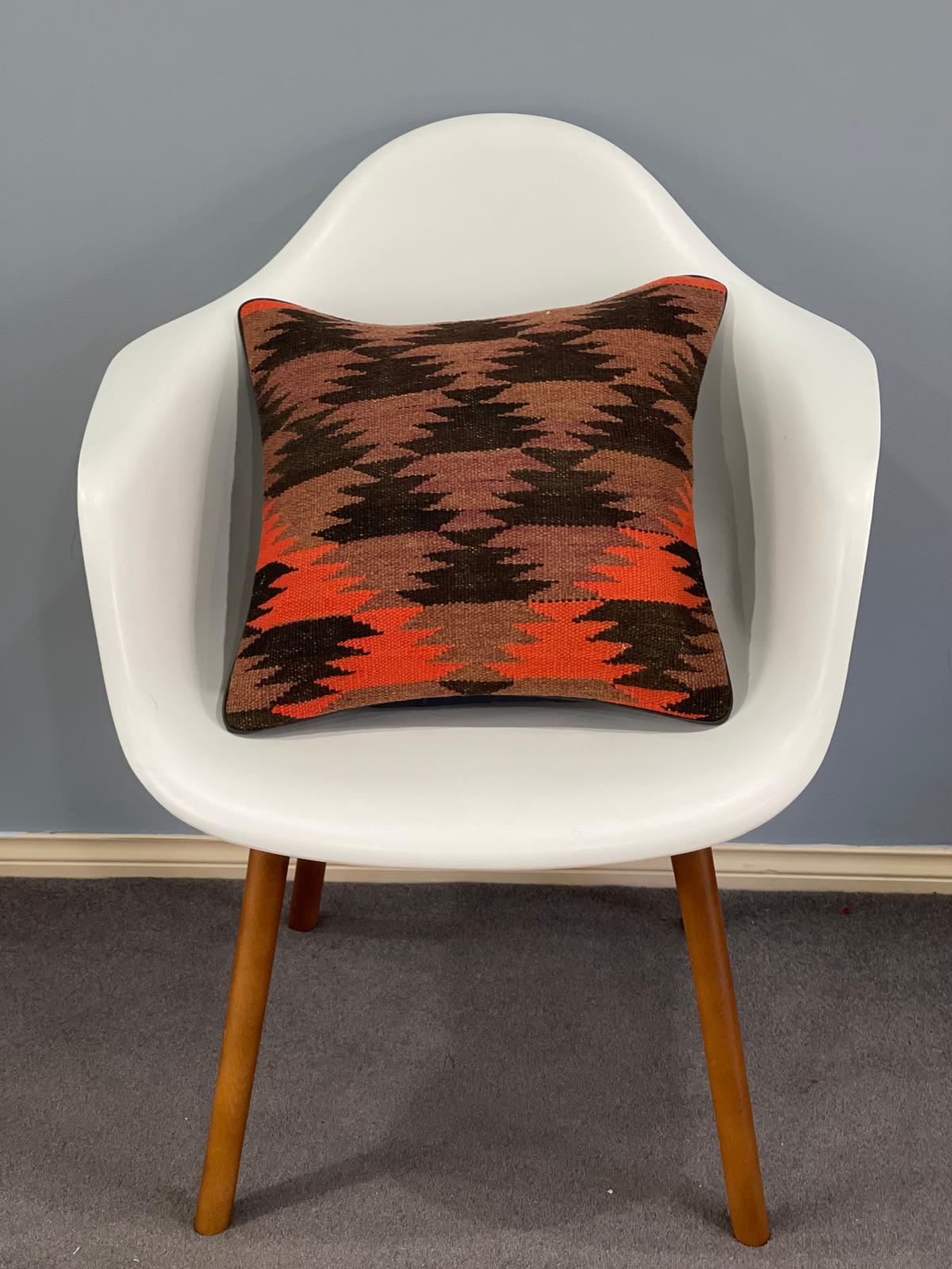 Traditional Cushion Cover 40cm X 40cm AF#628