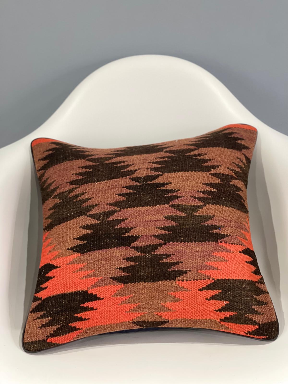 Traditional Cushion Cover 40cm X 40cm AF#628