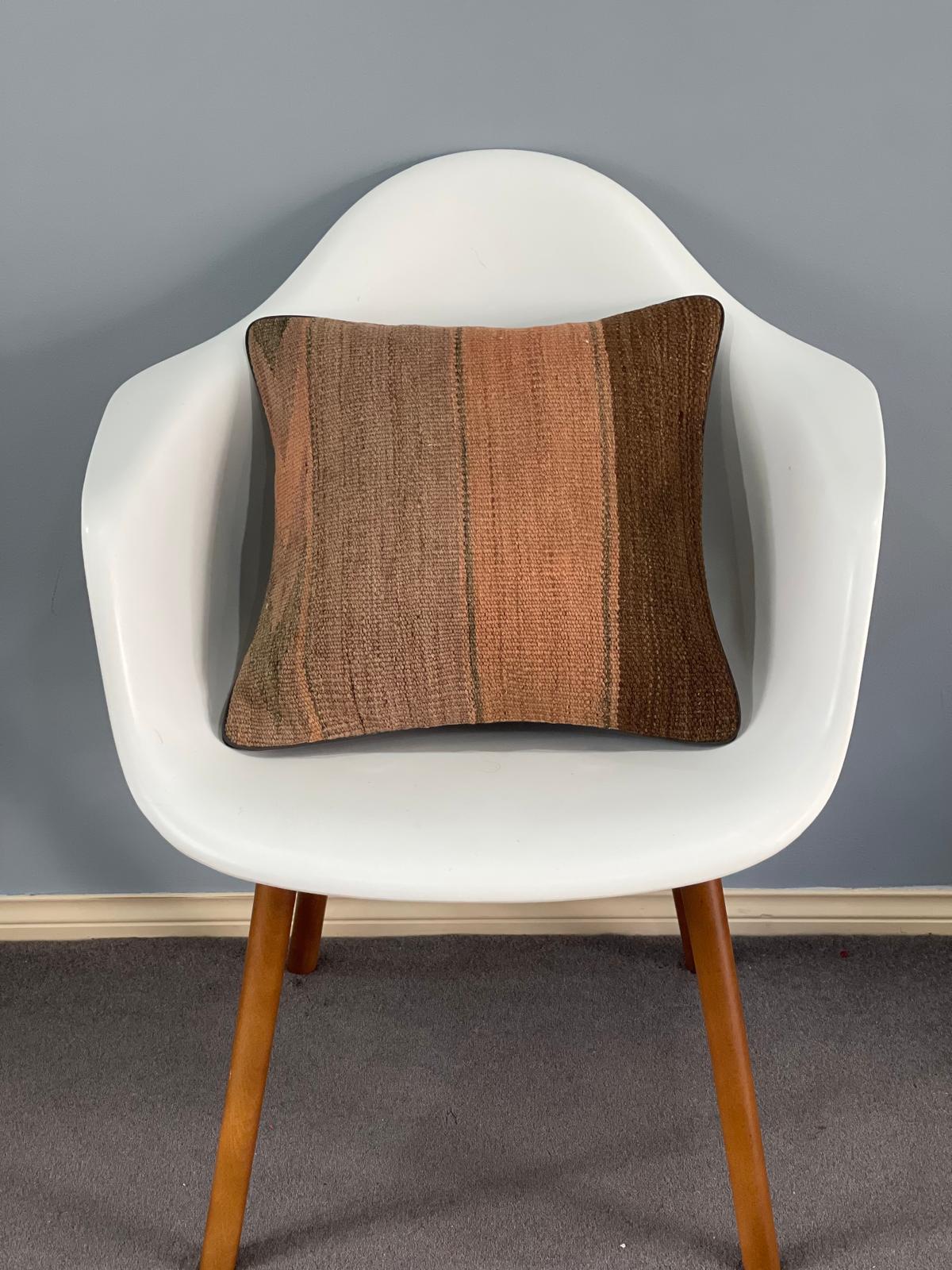 Traditional Cushion Cover 45cm X 45cm AF#631