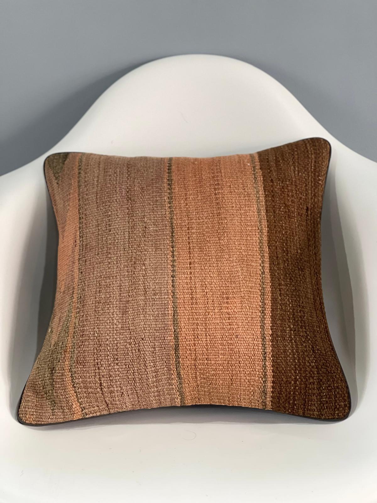 Traditional Cushion Cover 45cm X 45cm AF#631