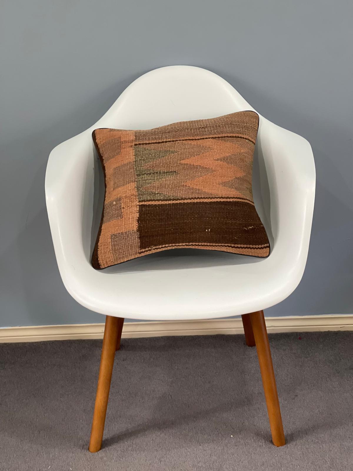 Traditional Cushion Cover 40cm X 40cm AF#632