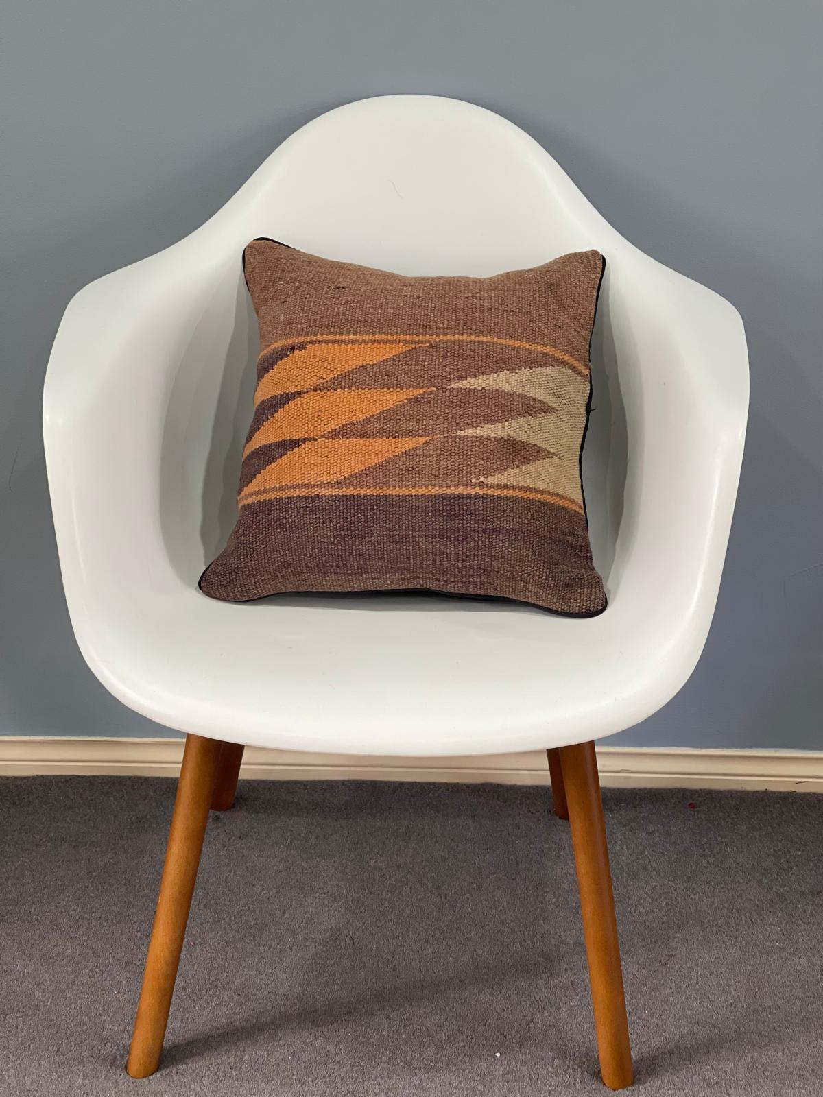 Traditional Cushion Cover 40cm X 40cm AF#634