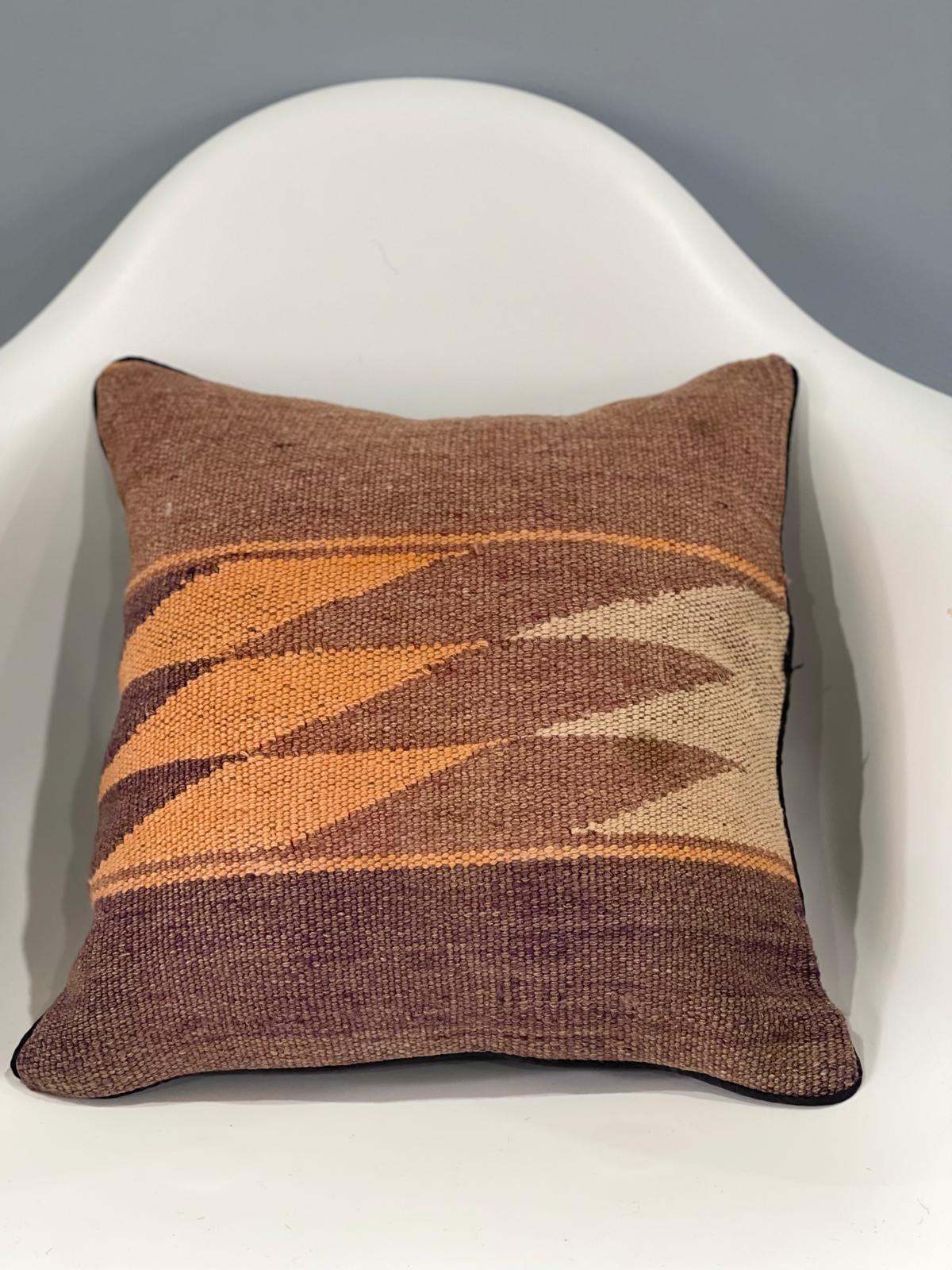 Traditional Cushion Cover 40cm X 40cm AF#634