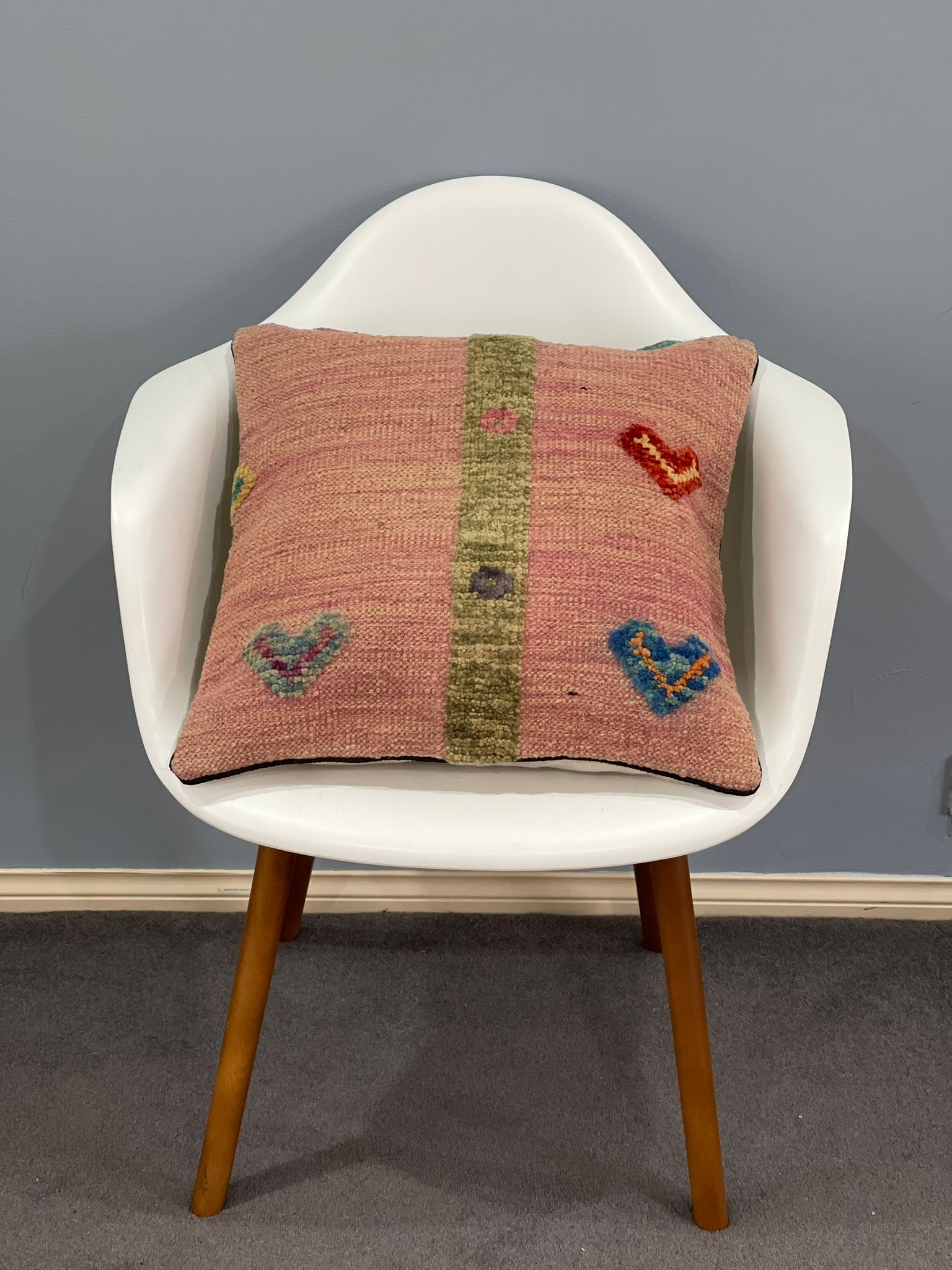 Modern Design Cushion Cover 50 CM x 50 CM AF#658
