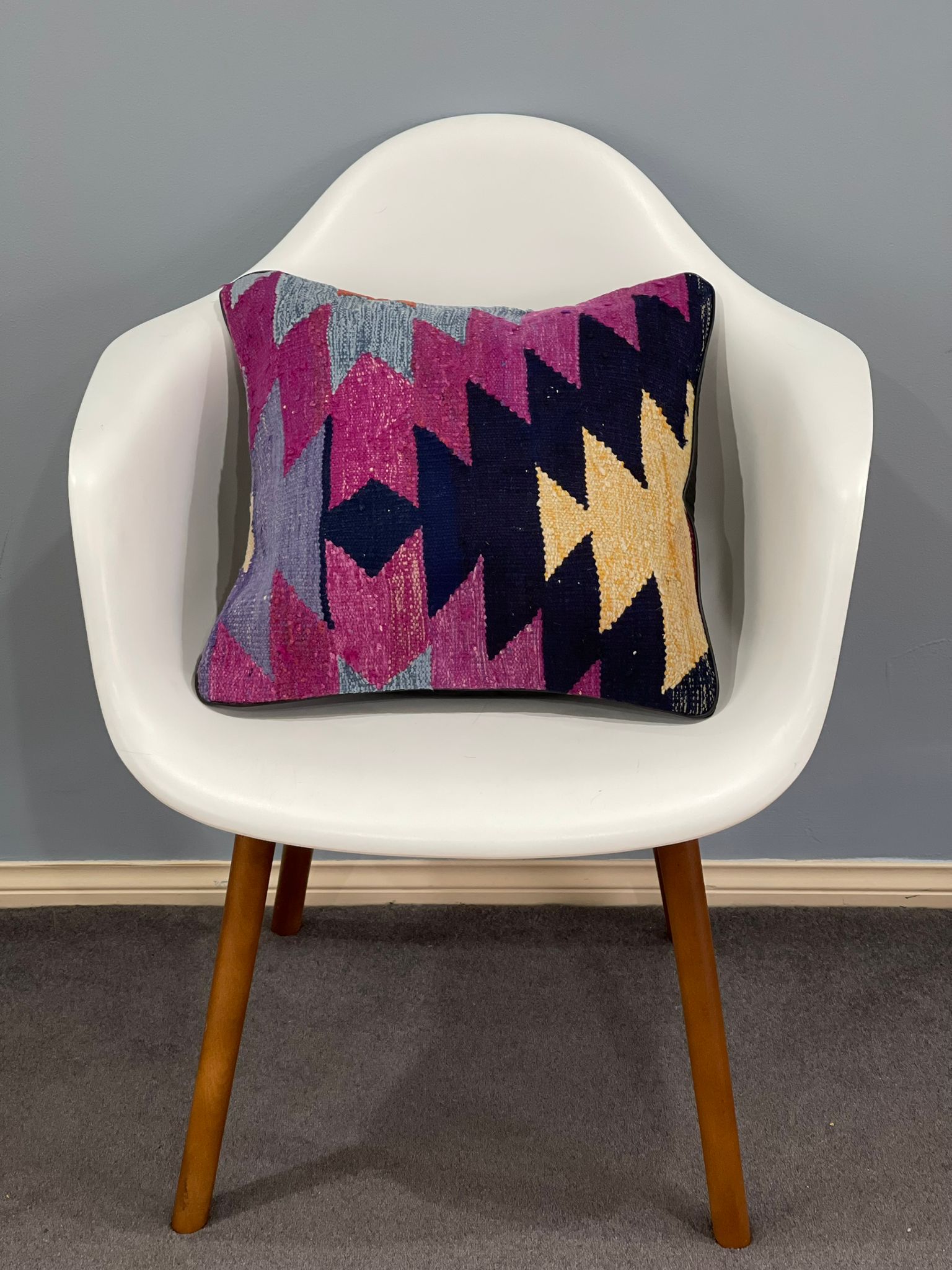 Traditional Cushion Cover 45cm X 45cm AF#659