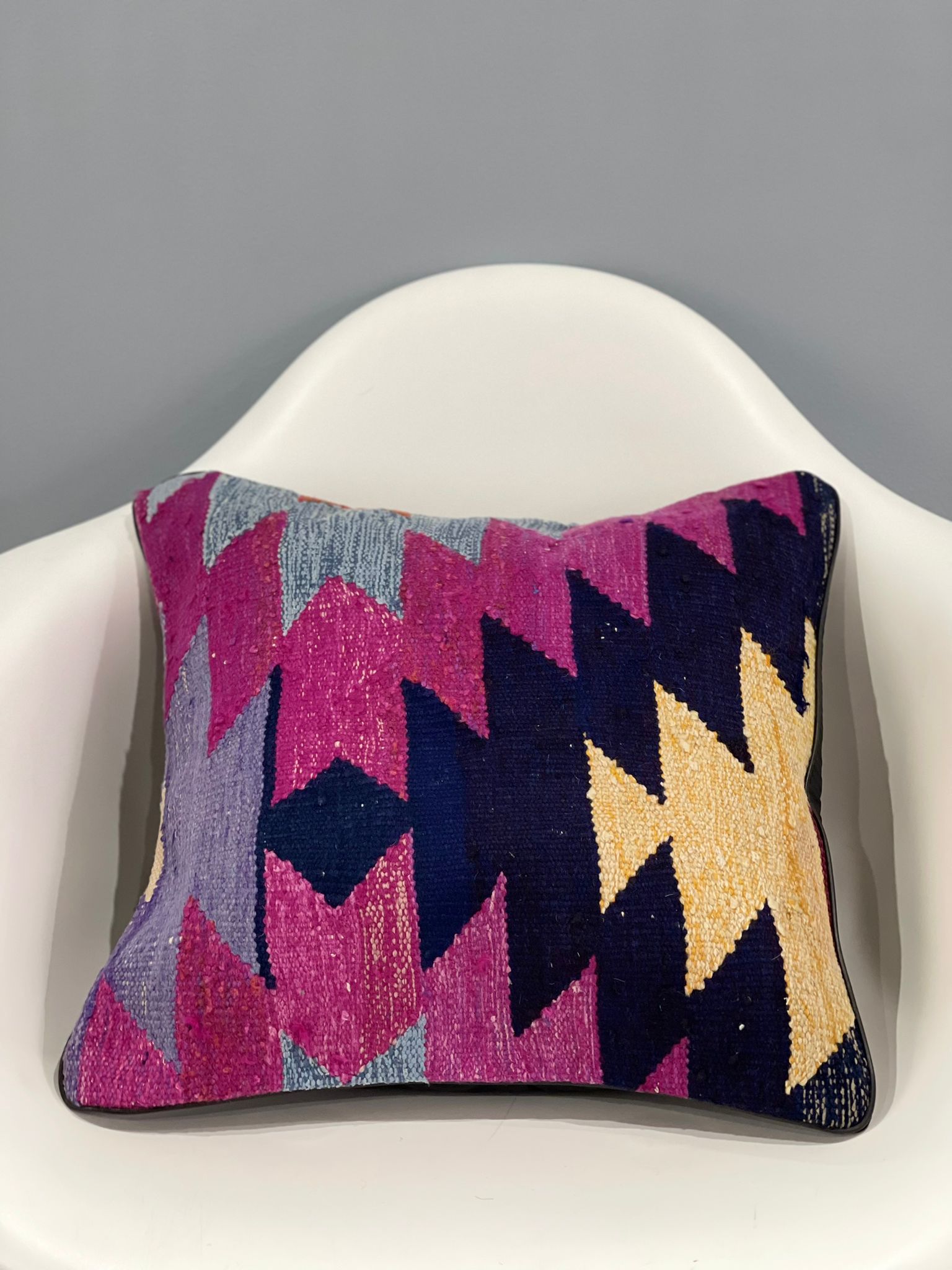 Traditional Cushion Cover 45cm X 45cm AF#659