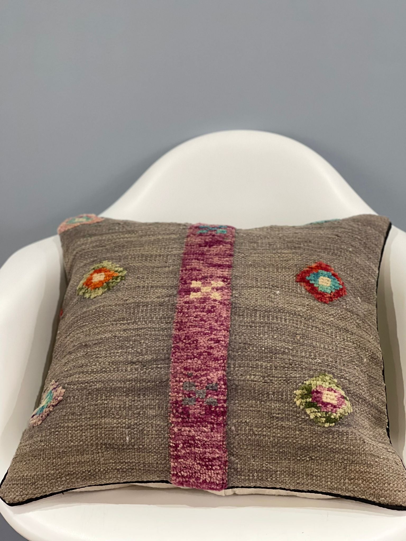 Modern Design Cushion Cover 50 CM x 50 CM AF#661