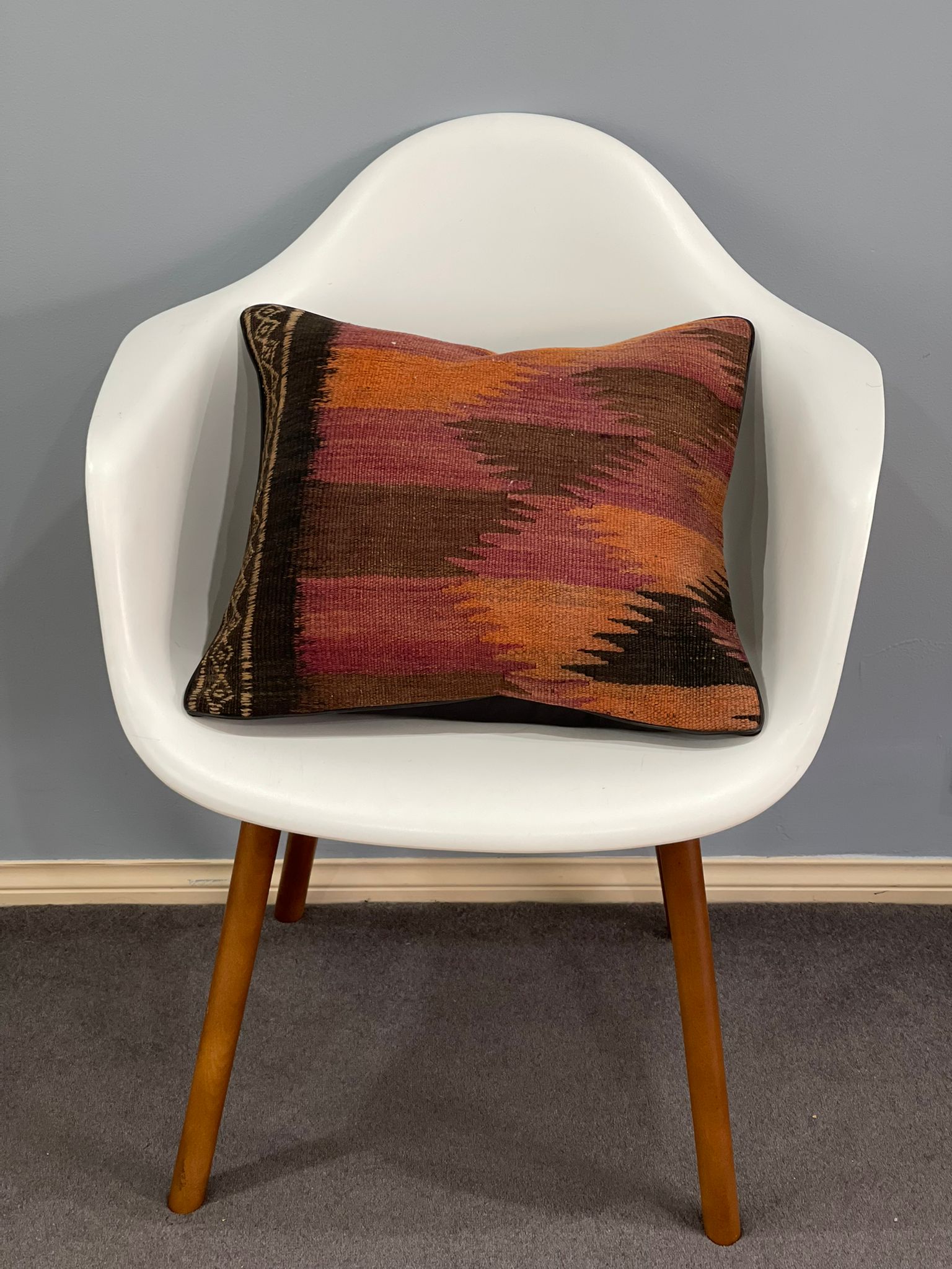 Traditional Cushion Cover 45cm X 45cm AF#662