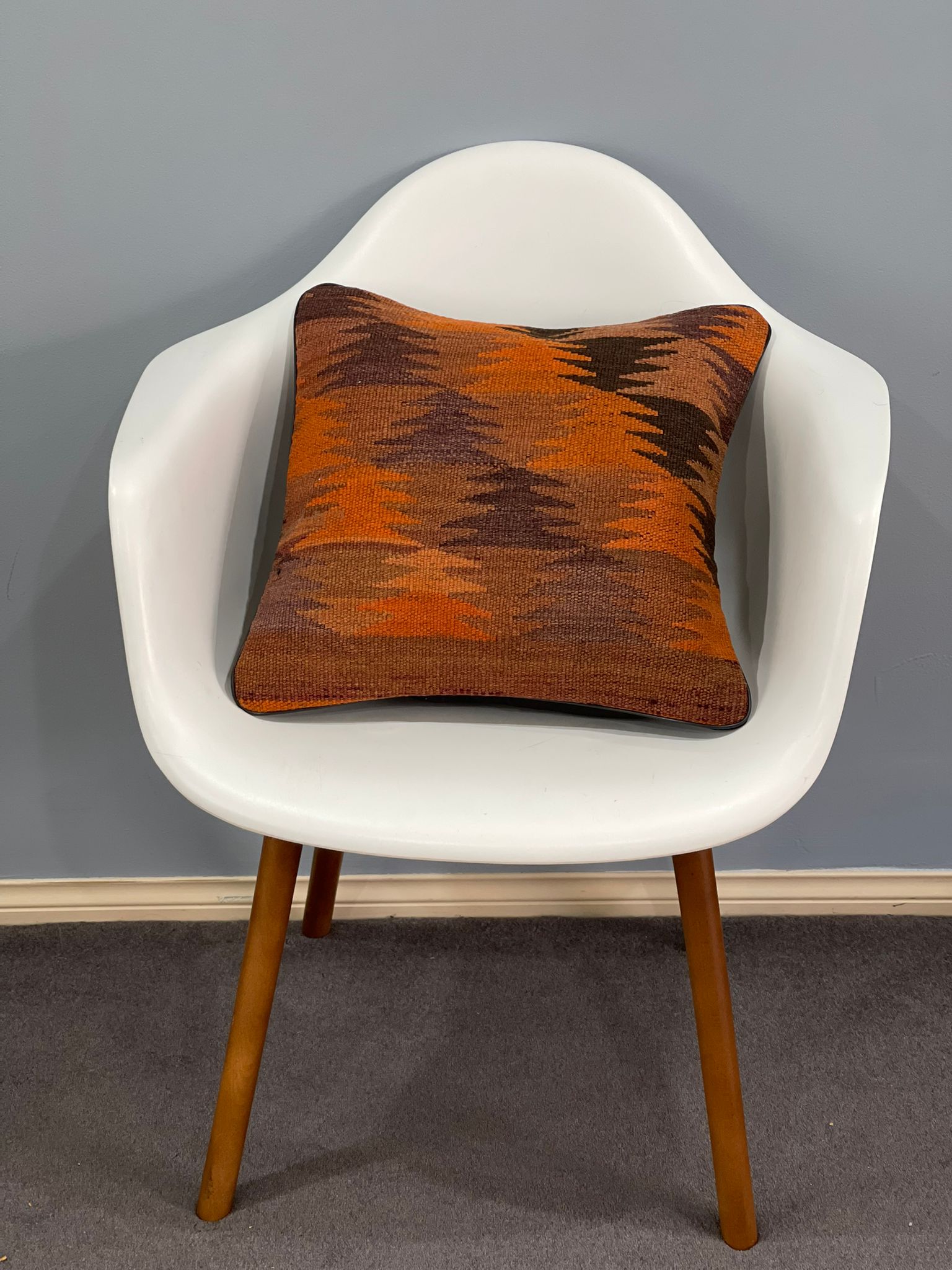 Traditional Cushion Cover 45cm X 45cm AF#663