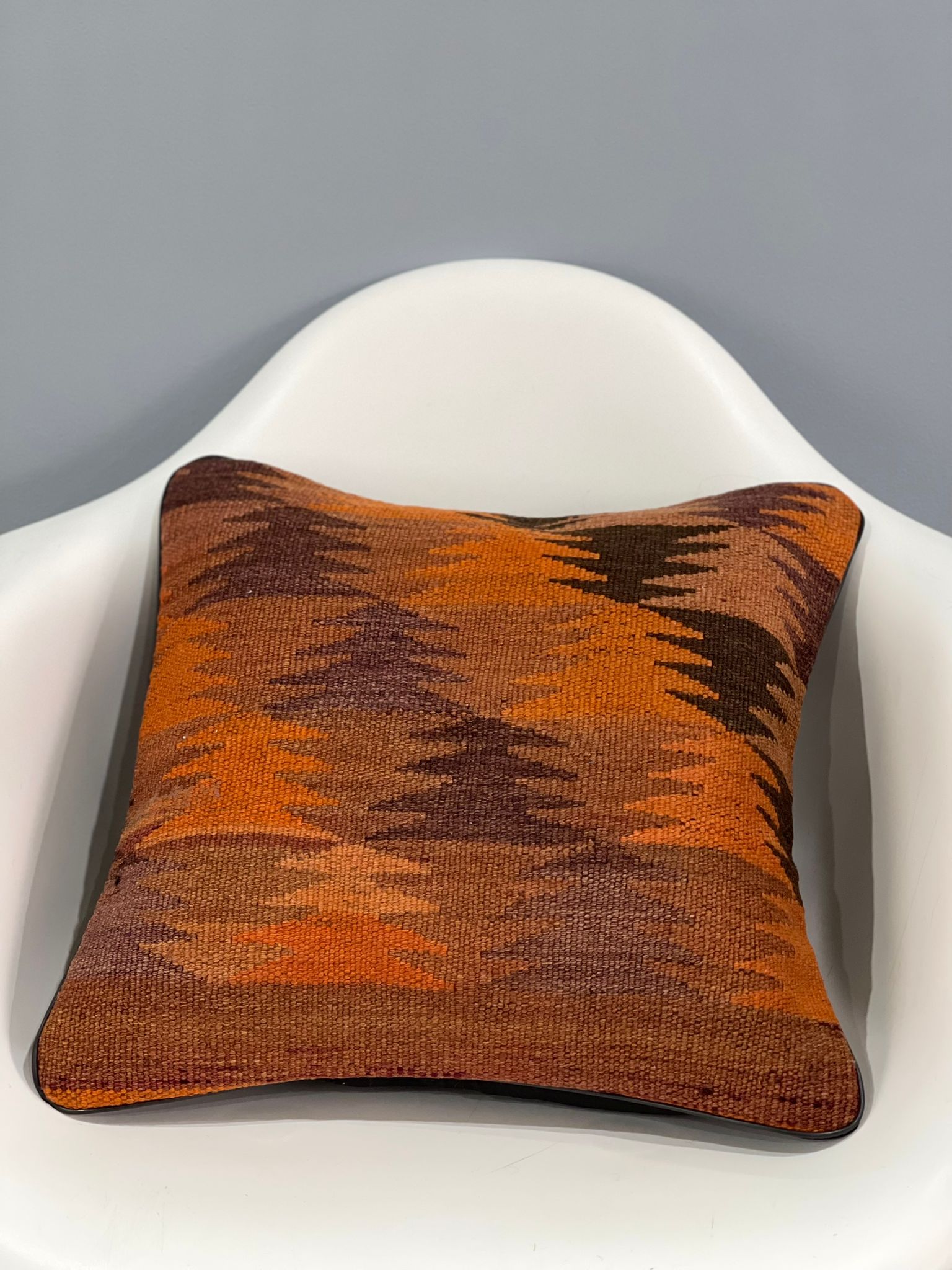 Traditional Cushion Cover 45cm X 45cm AF#663