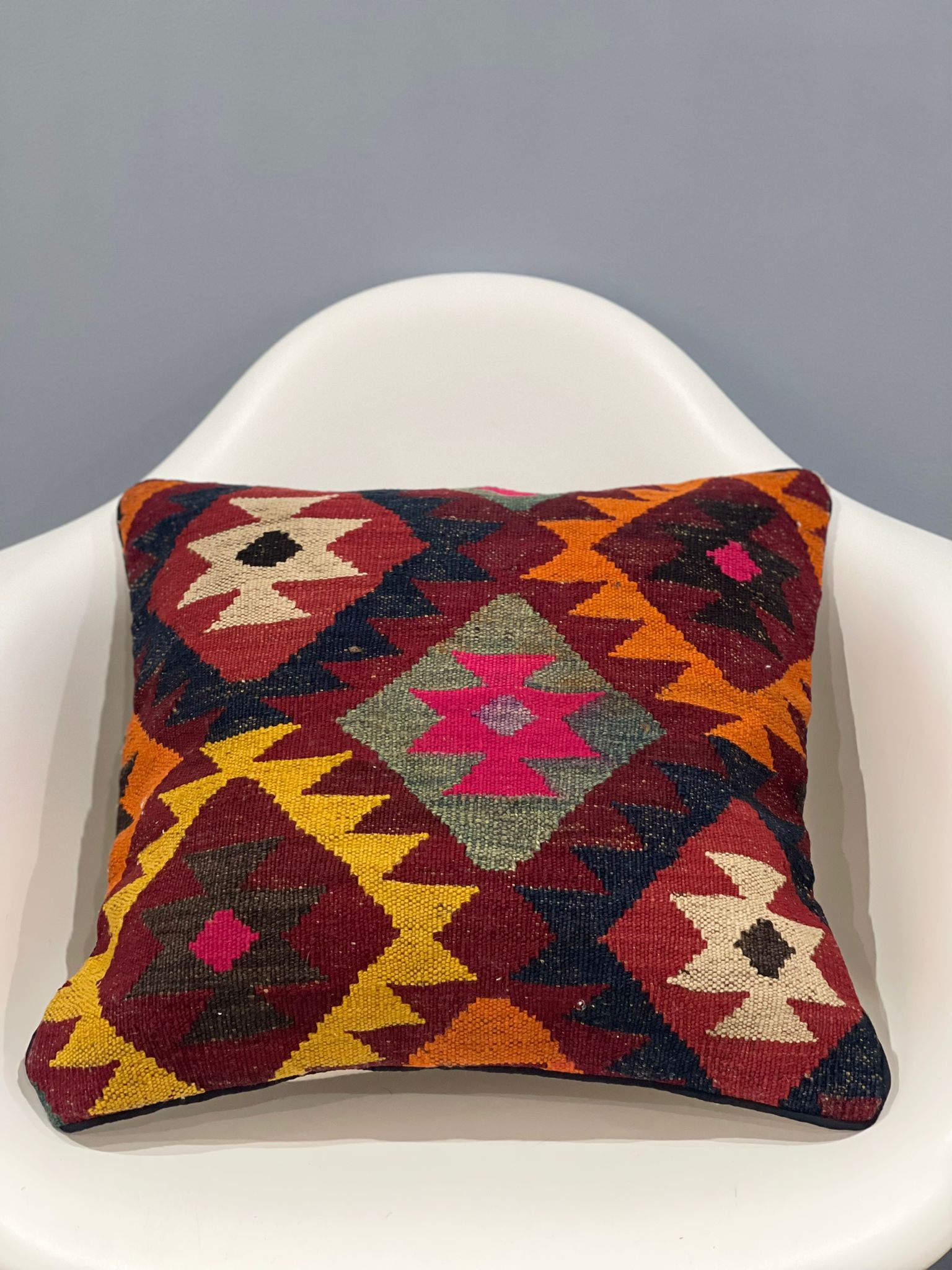 Traditional Cushion Cover 45cm X 45cm AF#667