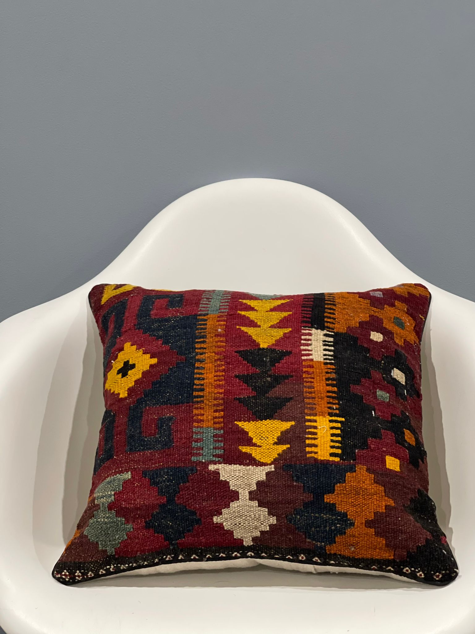 Traditional Cushion Cover 45cm X 45cm AF#668