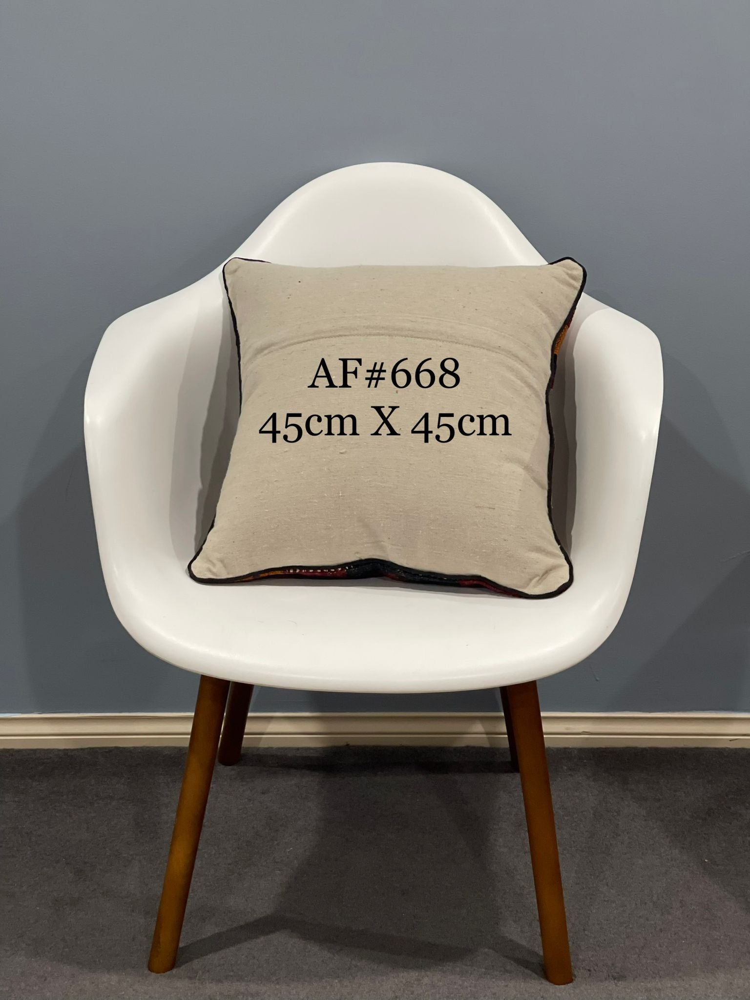 Traditional Cushion Cover 45cm X 45cm AF#668