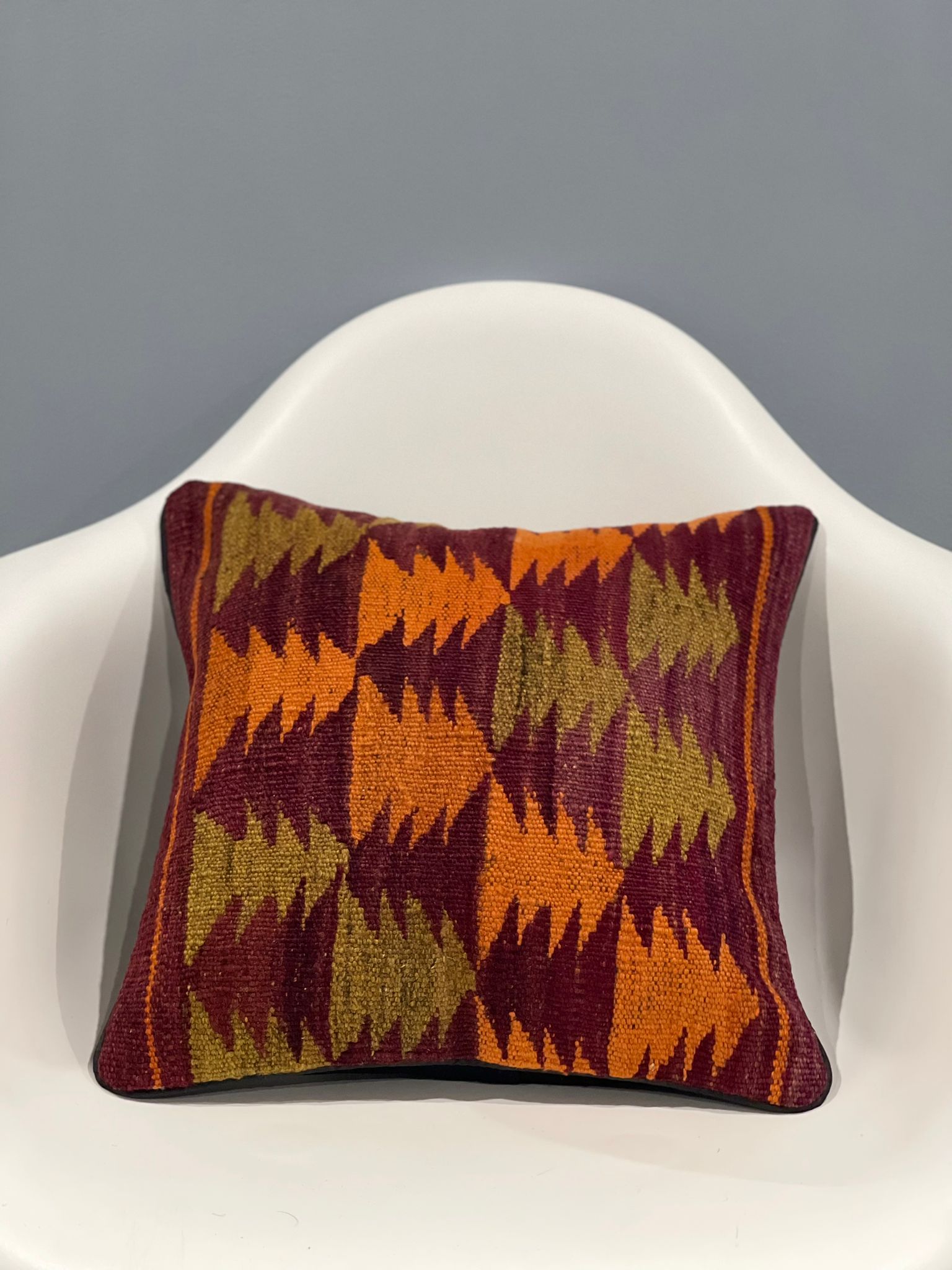 Traditional Cushion Cover 40cm X 40cm AF#669