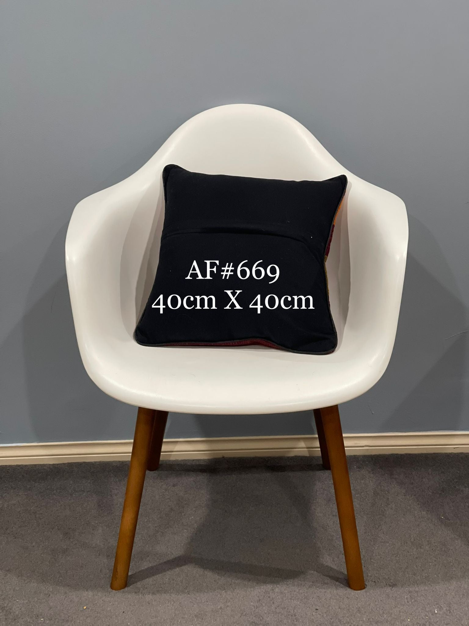 Traditional Cushion Cover 40cm X 40cm AF#669