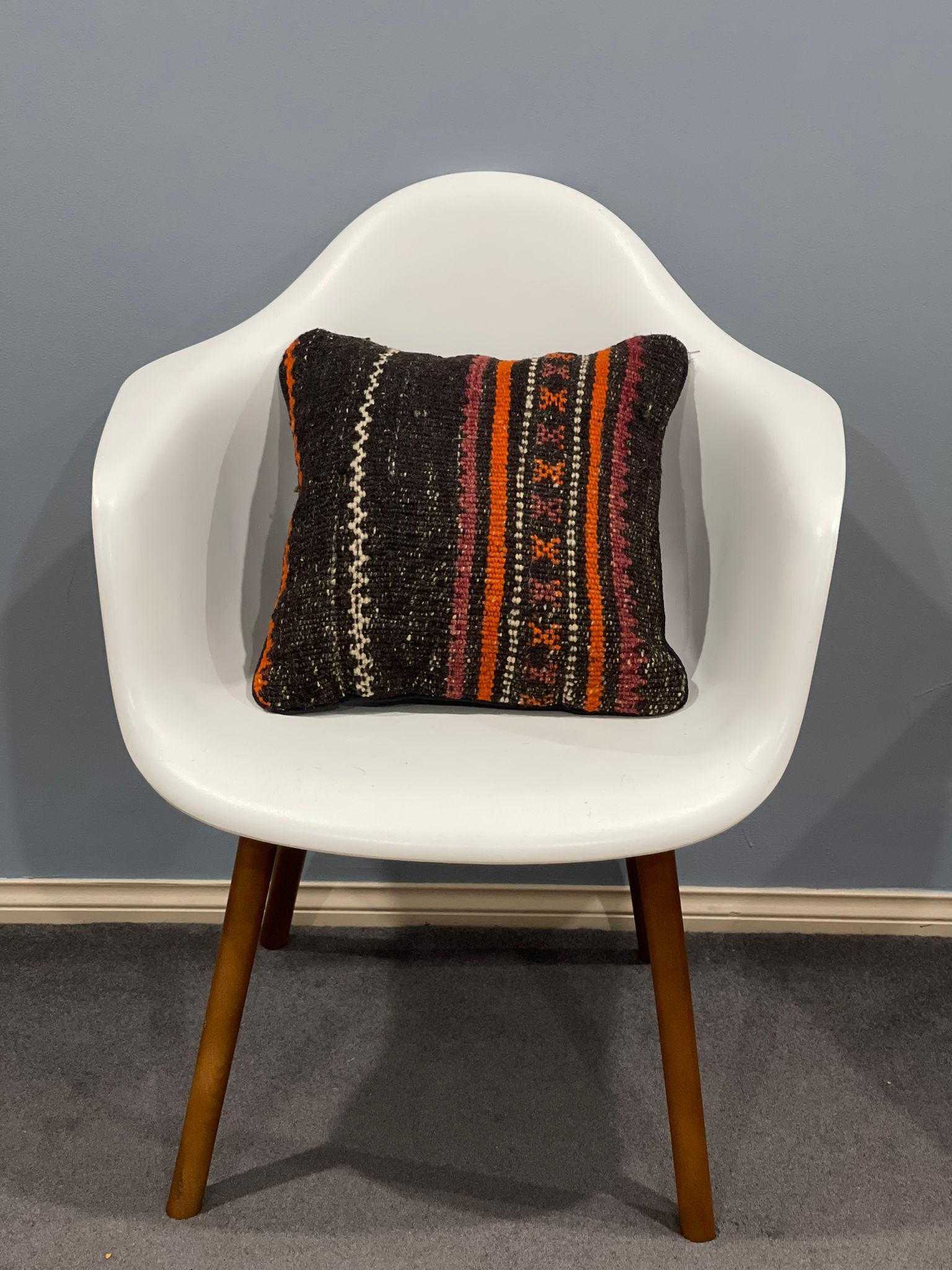 Traditional Cushion Cover 40cm X 40cm AF#670