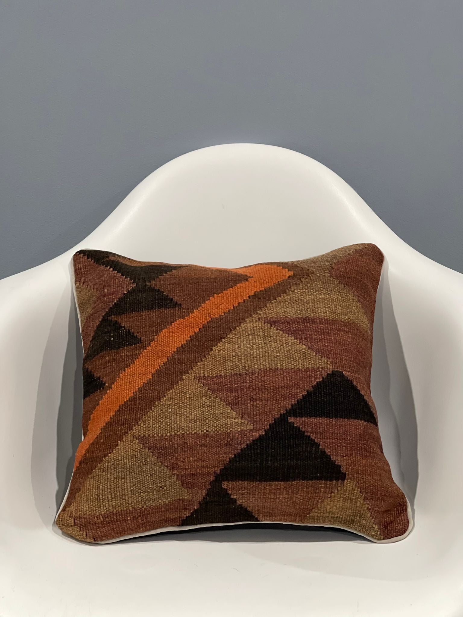 Traditional Cushion Cover 45cm X 45cm AF#672