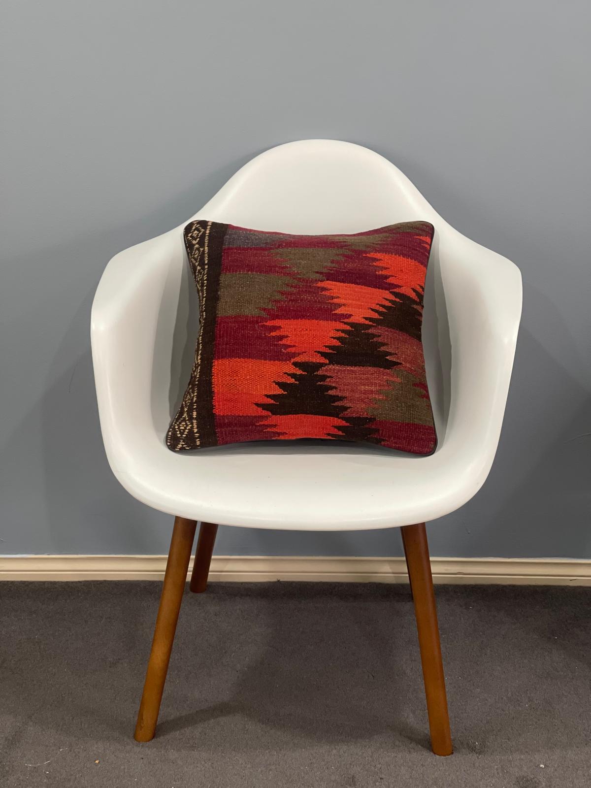 Traditional Cushion Cover 45cm X 45cm AF#683