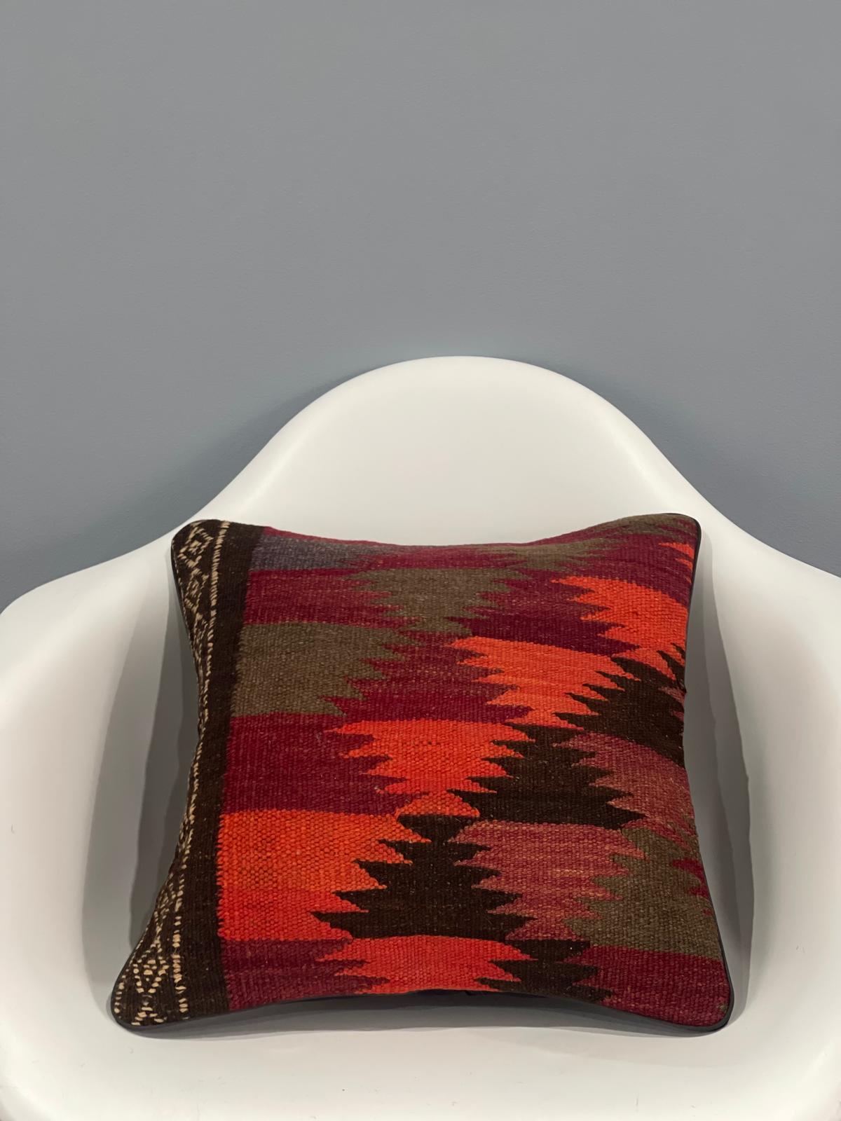 Traditional Cushion Cover 45cm X 45cm AF#683