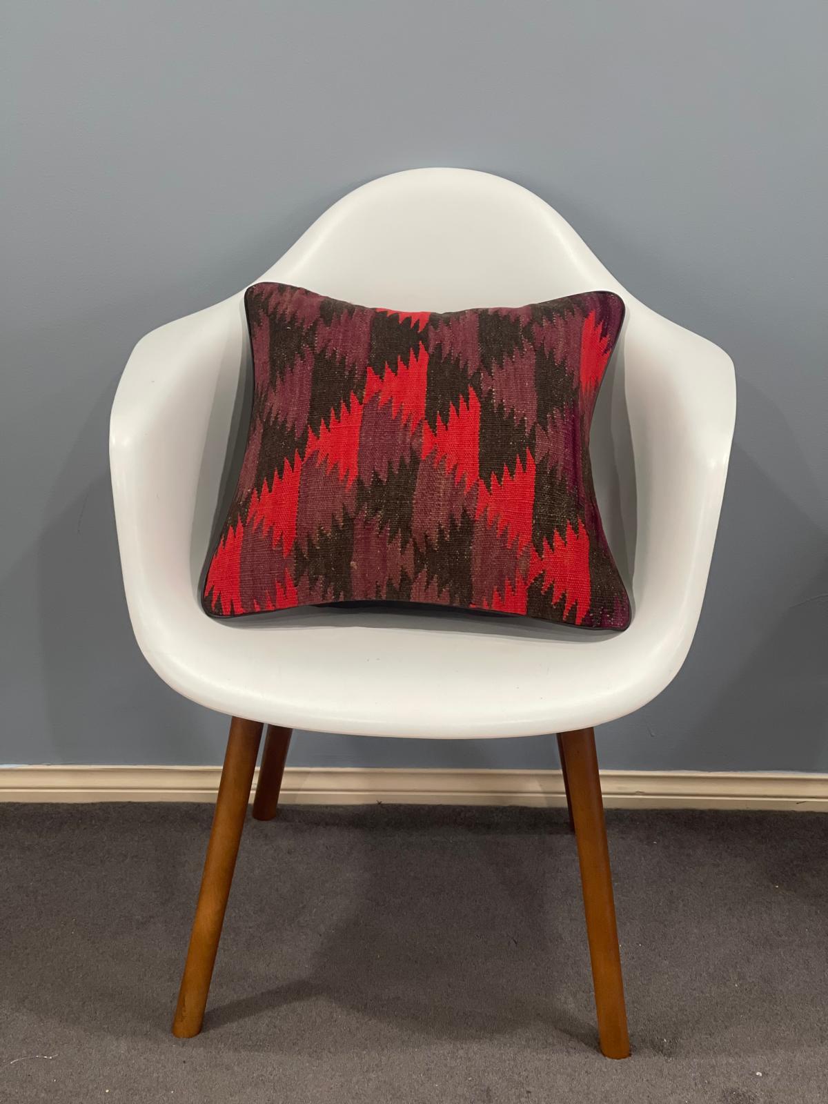 Traditional Cushion Cover 40cm X 40cm AF#686