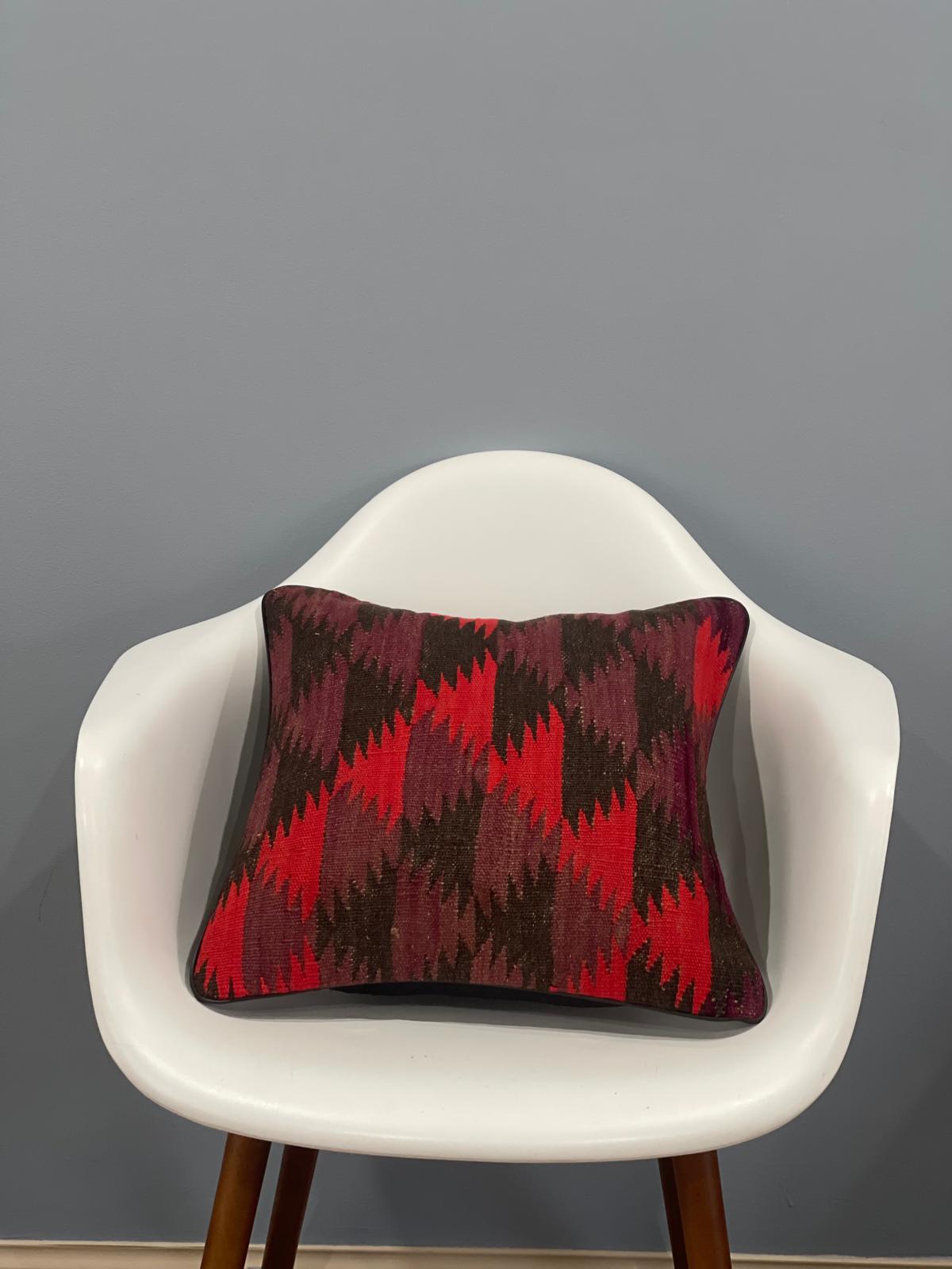 Traditional Cushion Cover 40cm X 40cm AF#686