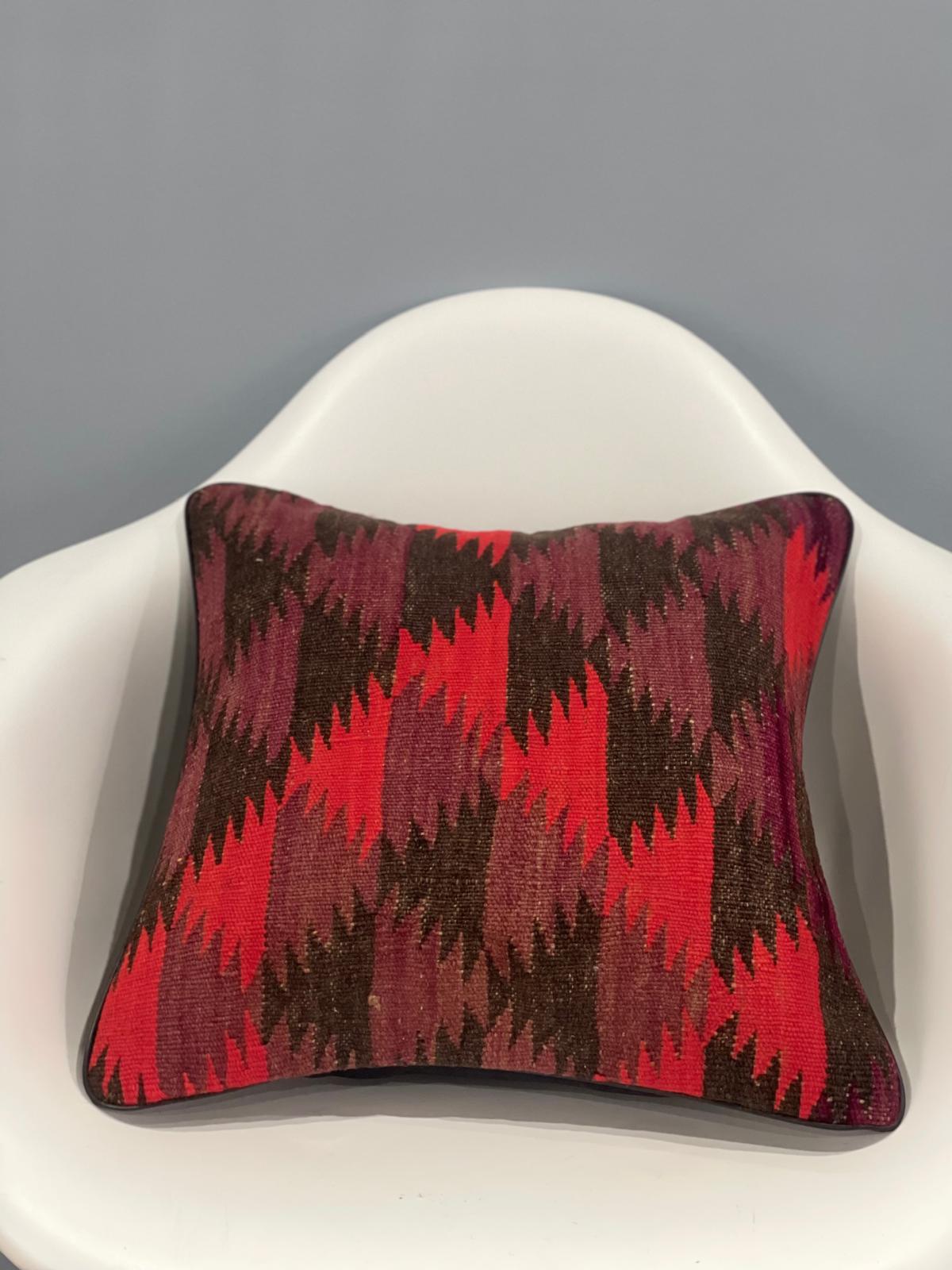 Traditional Cushion Cover 40cm X 40cm AF#686