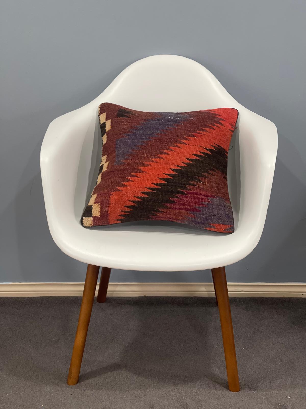 Traditional Cushion Cover 40cm X 40cm AF#687