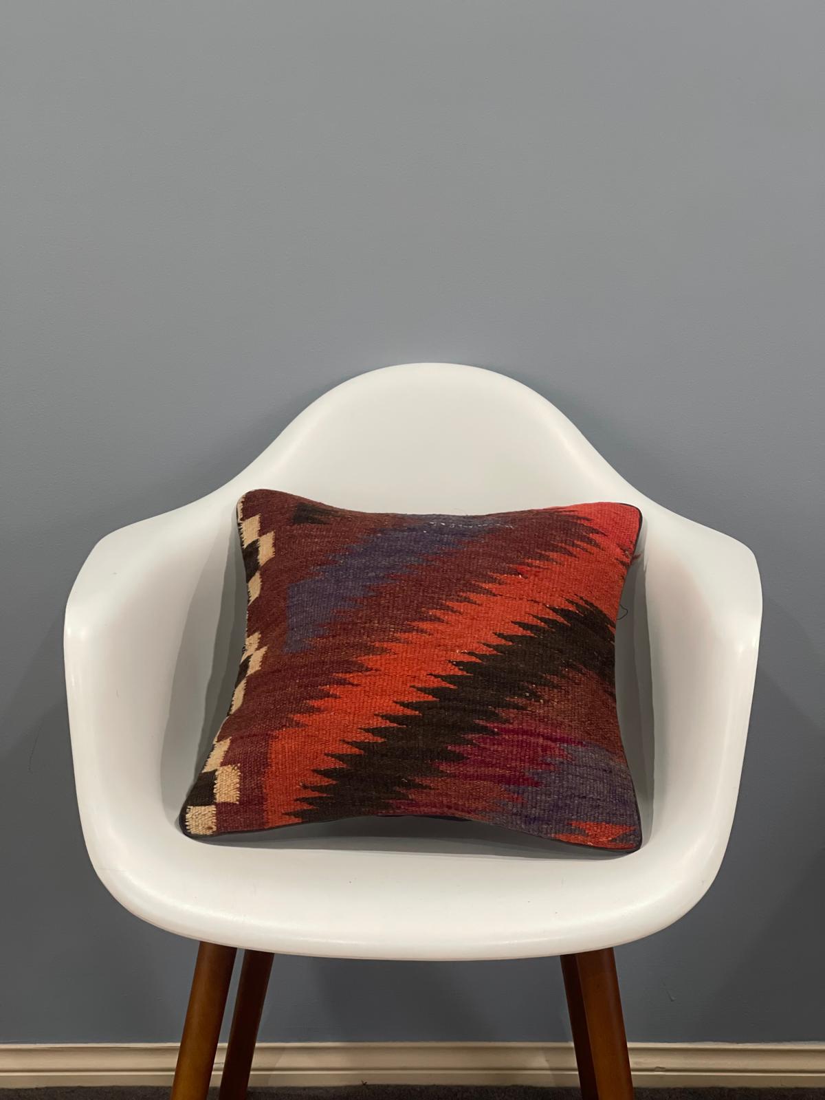 Traditional Cushion Cover 40cm X 40cm AF#687