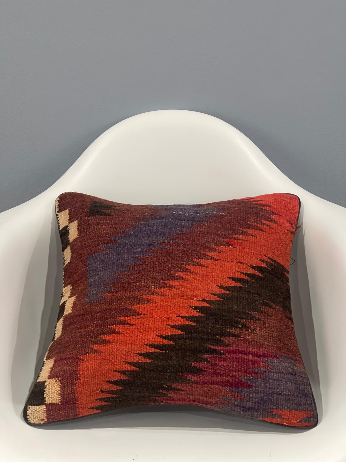 Traditional Cushion Cover 40cm X 40cm AF#687