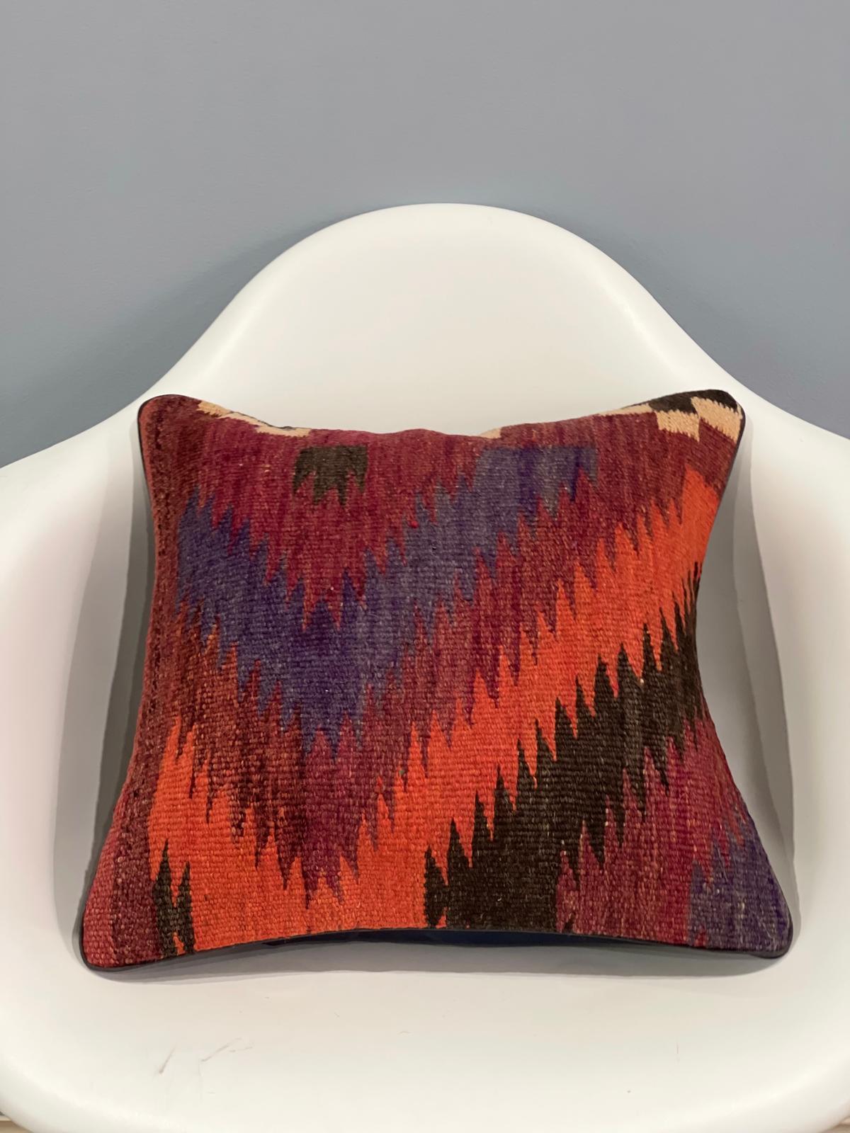 Traditional Cushion Cover 40cm X 40cm AF#690