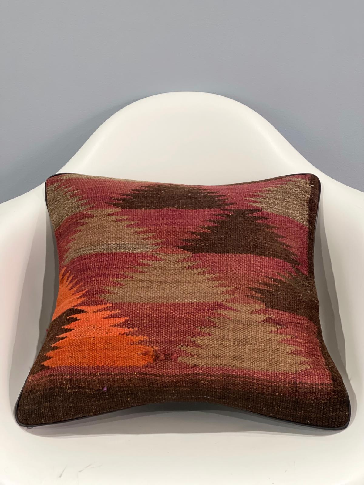 Traditional Cushion Cover 40cm X 40cm AF#692