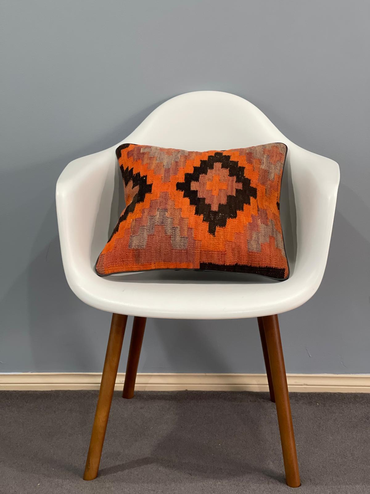 Traditional Cushion Cover 45cm X 45cm AF#702