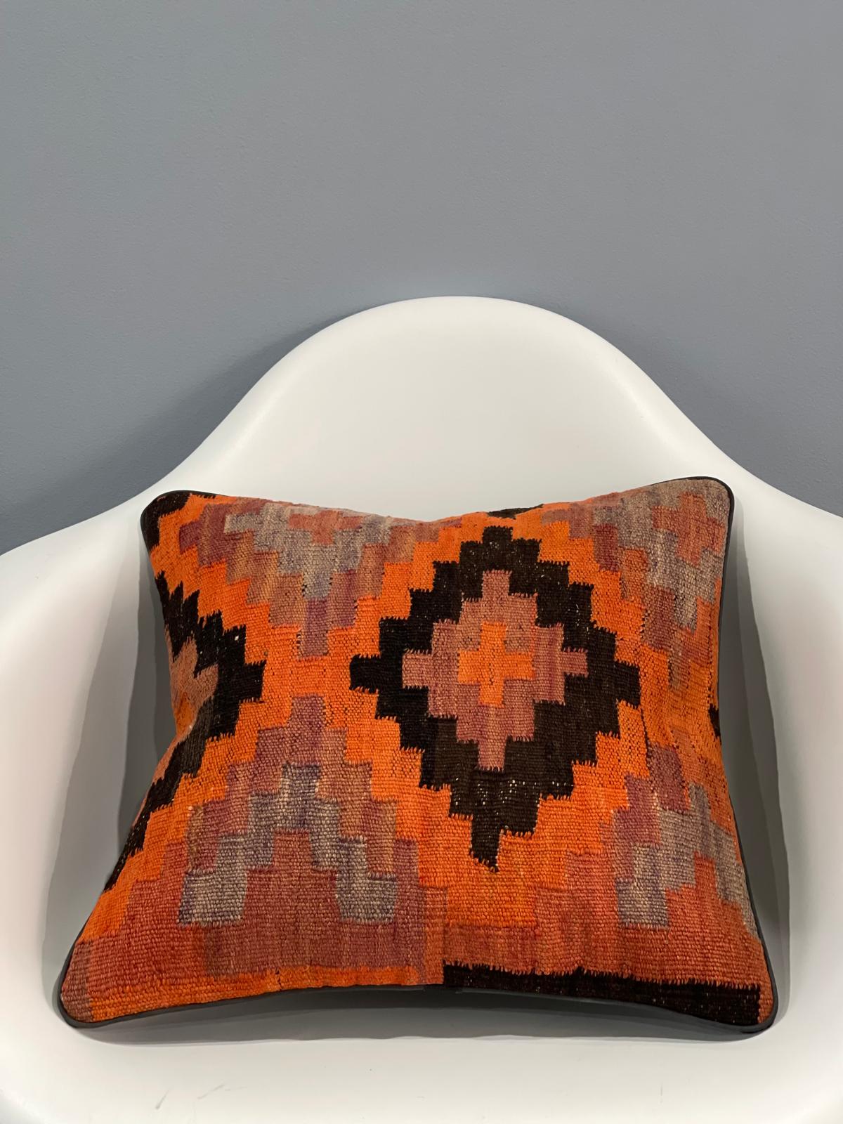 Traditional Cushion Cover 45cm X 45cm AF#702