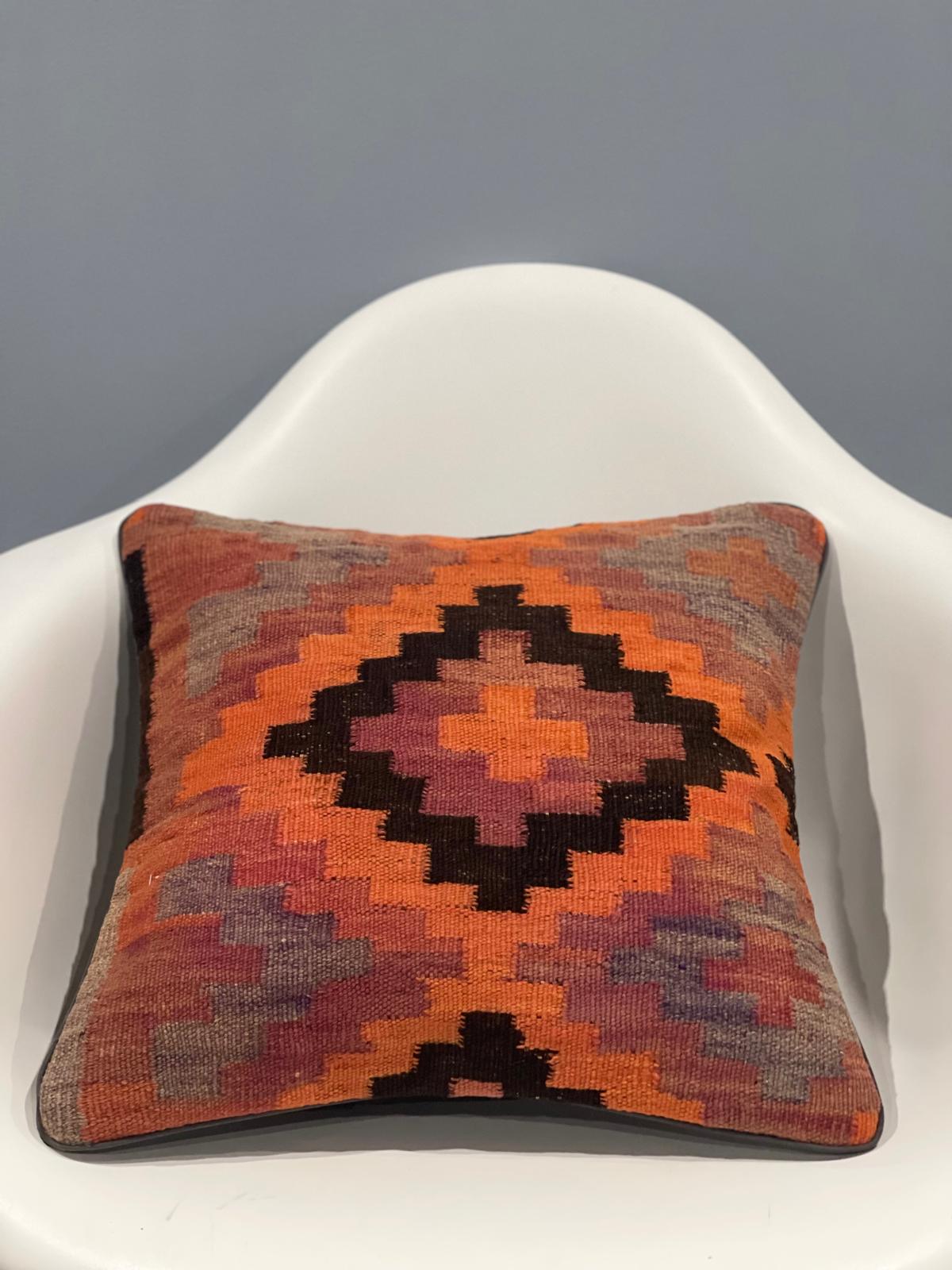 Traditional Cushion Cover 45cm X 45cm AF#724